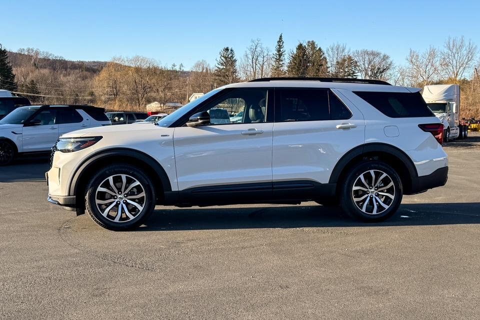 new 2025 Ford Explorer car, priced at $50,900