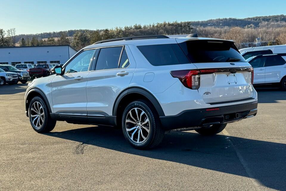 new 2025 Ford Explorer car, priced at $47,218