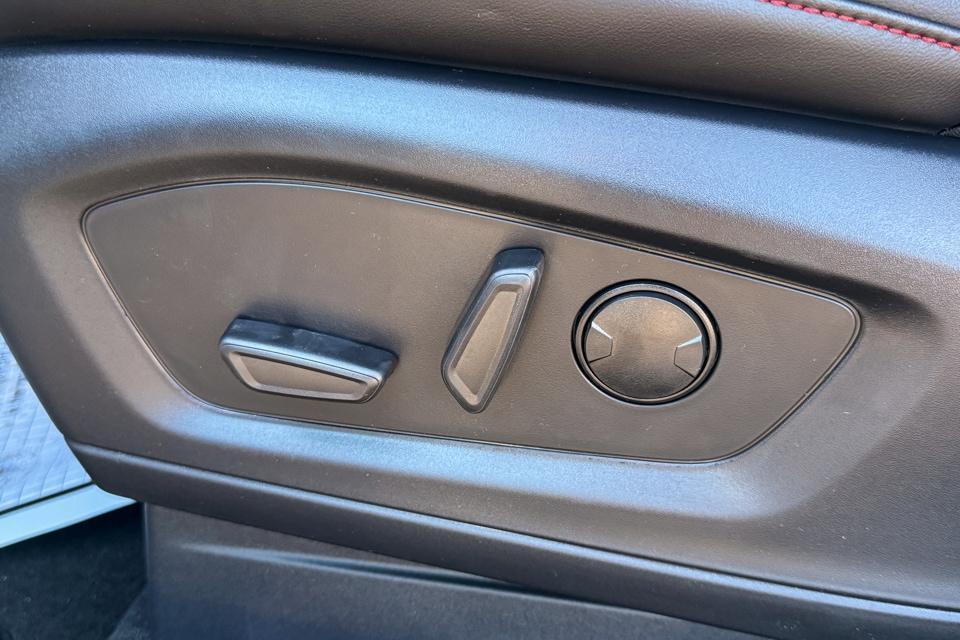 new 2025 Ford Explorer car, priced at $50,900