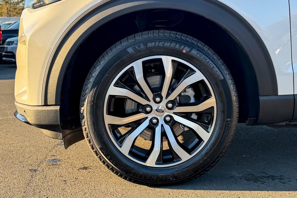 new 2025 Ford Explorer car, priced at $50,900