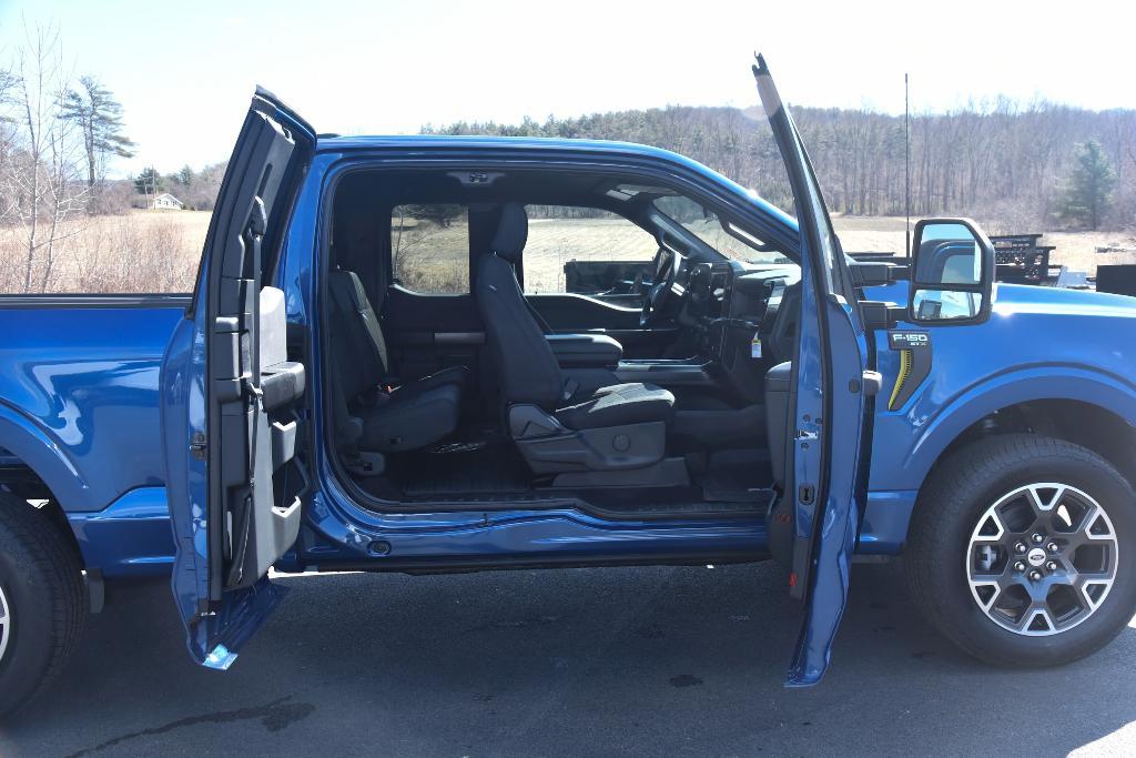new 2025 Ford F-150 car, priced at $49,670