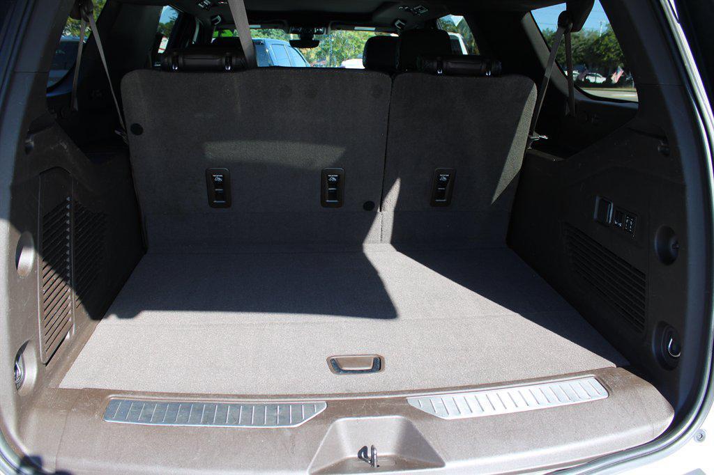 used 2021 GMC Yukon XL car, priced at $59,990