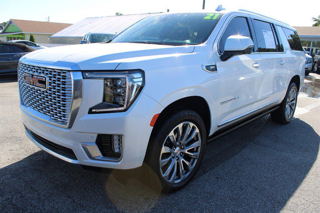 used 2021 GMC Yukon XL car, priced at $59,990