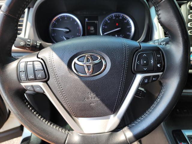 used 2019 Toyota Highlander car, priced at $24,438