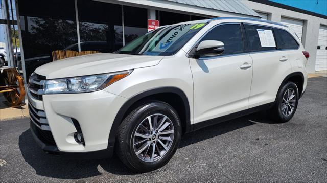 used 2019 Toyota Highlander car, priced at $24,438