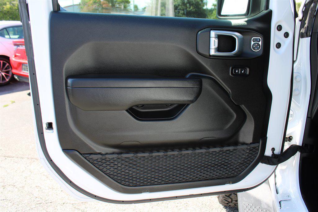 used 2022 Jeep Gladiator car, priced at $33,498