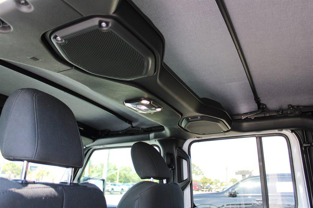 used 2022 Jeep Gladiator car, priced at $33,498