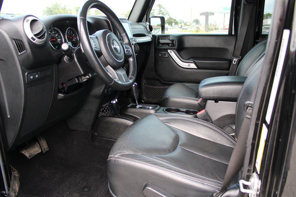 used 2015 Jeep Wrangler Unlimited car, priced at $23,198