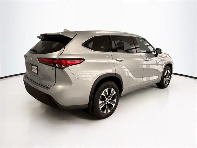 used 2022 Toyota Highlander Hybrid car, priced at $42,122
