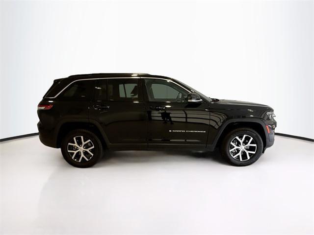 used 2024 Jeep Grand Cherokee car, priced at $40,617