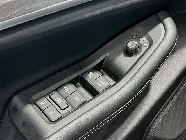 used 2024 Jeep Grand Cherokee car, priced at $40,617