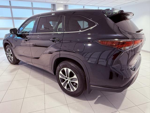 used 2024 Toyota Highlander car, priced at $44,953