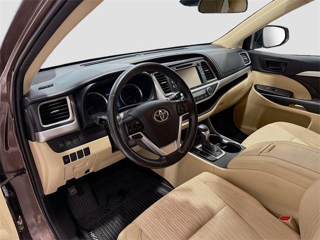 used 2019 Toyota Highlander car, priced at $28,374