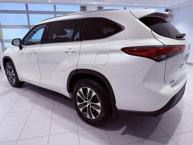 used 2020 Toyota Highlander car, priced at $34,763