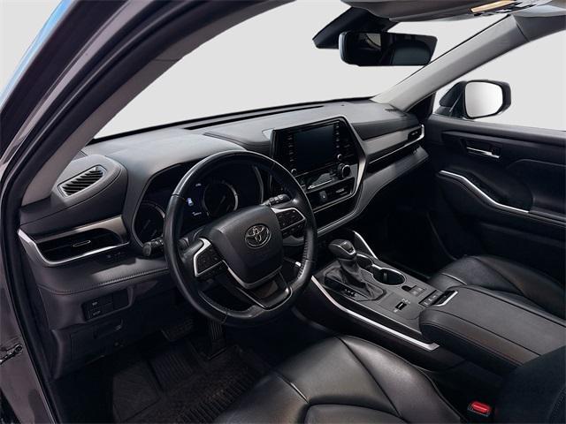 used 2022 Toyota Highlander Hybrid car, priced at $39,716