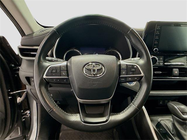 used 2022 Toyota Highlander Hybrid car, priced at $39,716