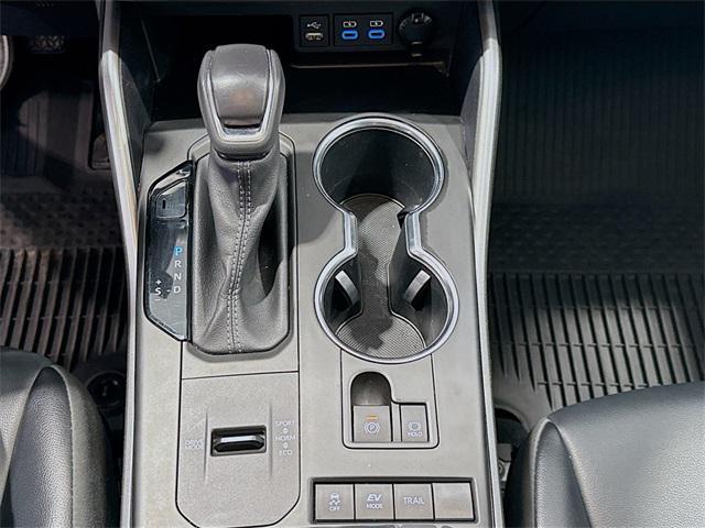 used 2022 Toyota Highlander Hybrid car, priced at $39,716