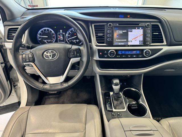 used 2015 Toyota Highlander car, priced at $18,190