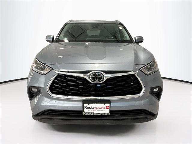 used 2020 Toyota Highlander car, priced at $28,667