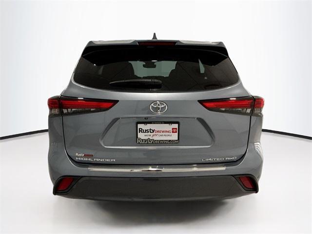 used 2020 Toyota Highlander car, priced at $28,667