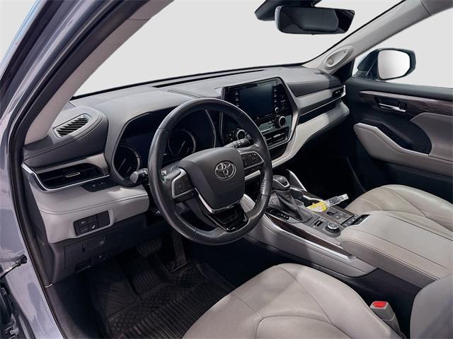used 2020 Toyota Highlander car, priced at $28,667