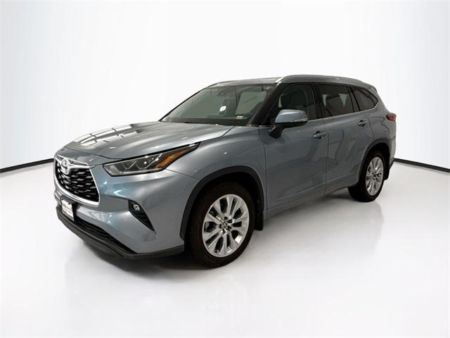 used 2020 Toyota Highlander car, priced at $28,667