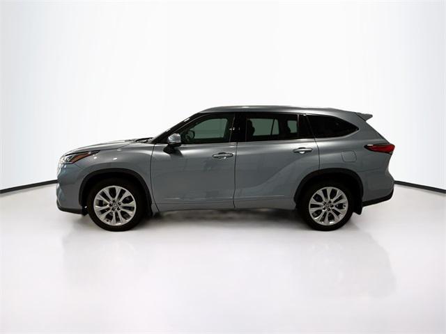 used 2020 Toyota Highlander car, priced at $28,667