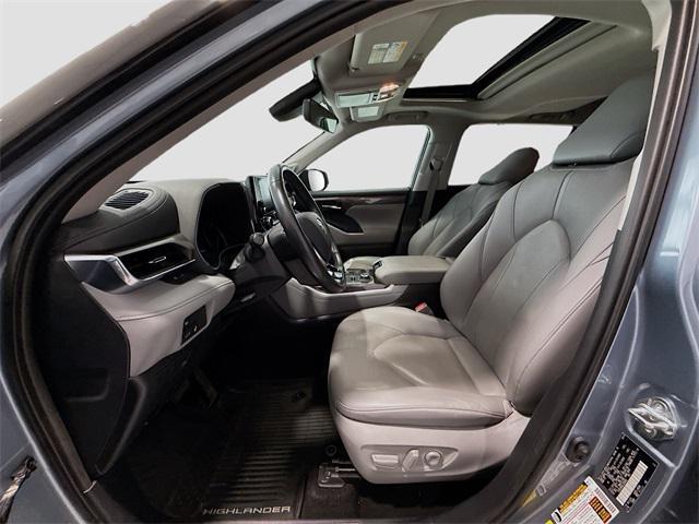 used 2020 Toyota Highlander car, priced at $28,667