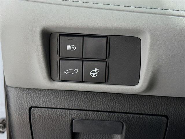 used 2020 Toyota Highlander car, priced at $28,667