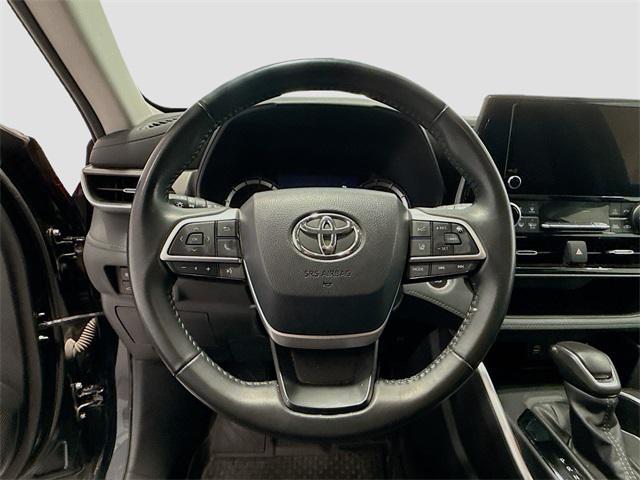 used 2024 Toyota Highlander car, priced at $39,372