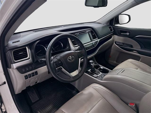 used 2015 Toyota Highlander car, priced at $18,192