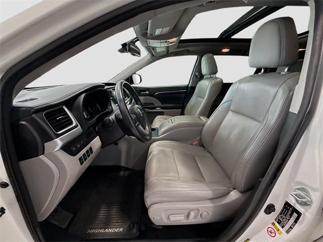 used 2015 Toyota Highlander car, priced at $18,192