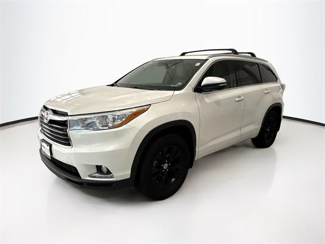 used 2015 Toyota Highlander car, priced at $18,192