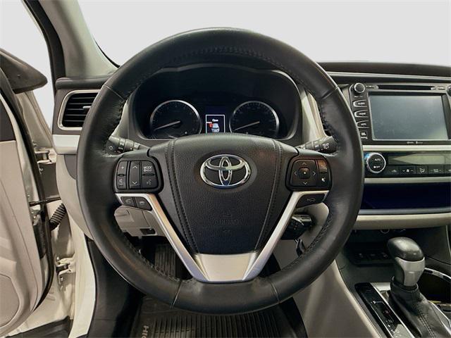 used 2015 Toyota Highlander car, priced at $18,192