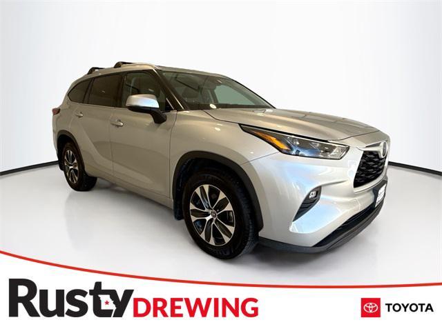 used 2022 Toyota Highlander car, priced at $31,668