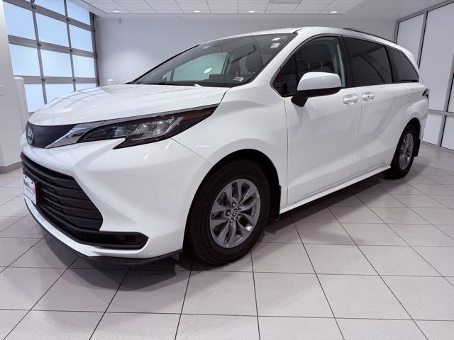 used 2022 Toyota Sienna car, priced at $33,980