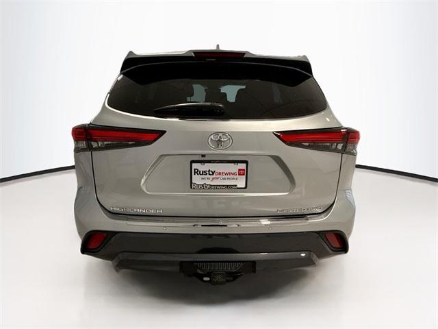 used 2022 Toyota Highlander car, priced at $37,731