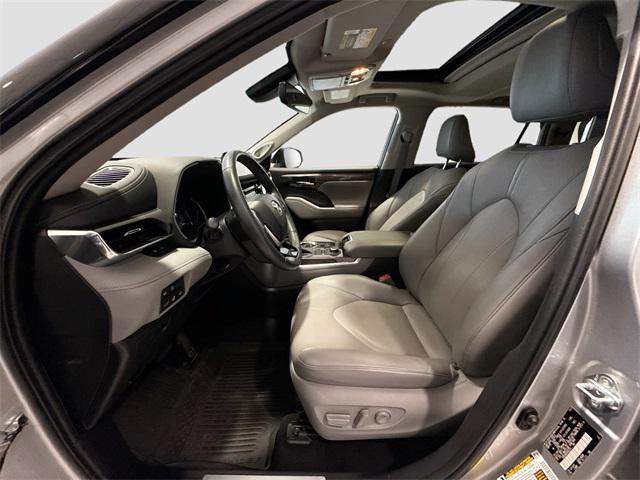 used 2022 Toyota Highlander car, priced at $37,731