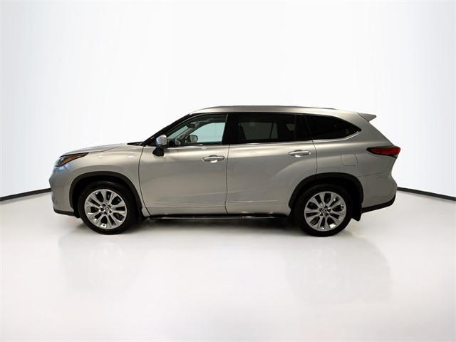 used 2022 Toyota Highlander car, priced at $37,731