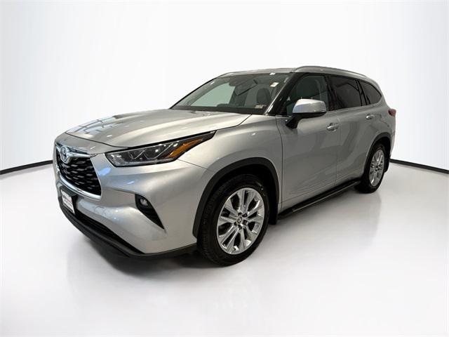 used 2022 Toyota Highlander car, priced at $37,731