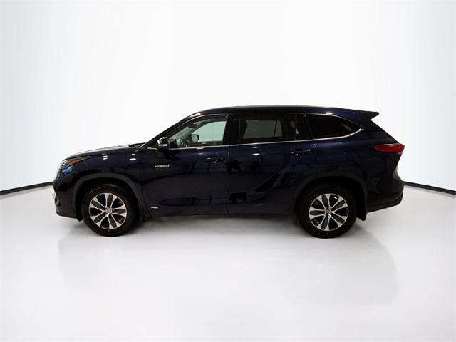 used 2020 Toyota Highlander Hybrid car, priced at $30,178