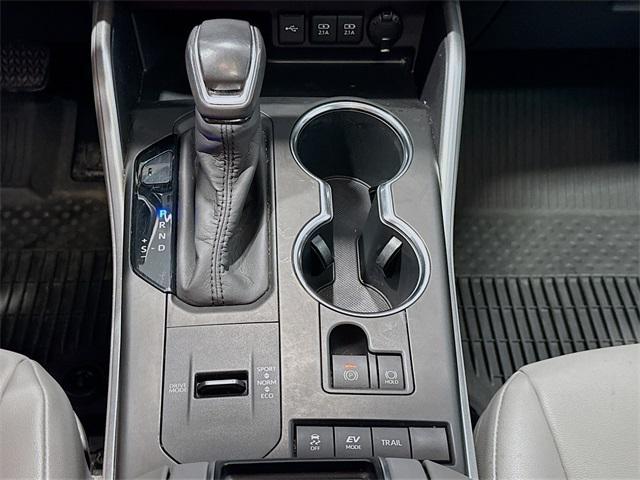 used 2020 Toyota Highlander Hybrid car, priced at $30,178