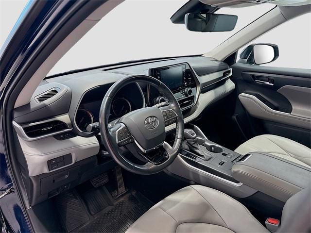 used 2020 Toyota Highlander Hybrid car, priced at $30,178