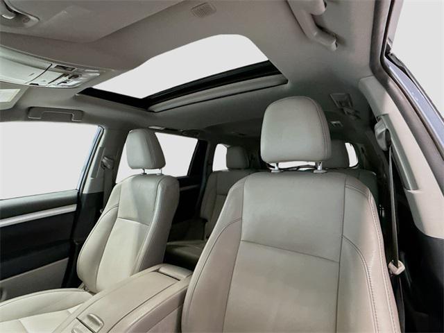 used 2019 Toyota Highlander car, priced at $22,833