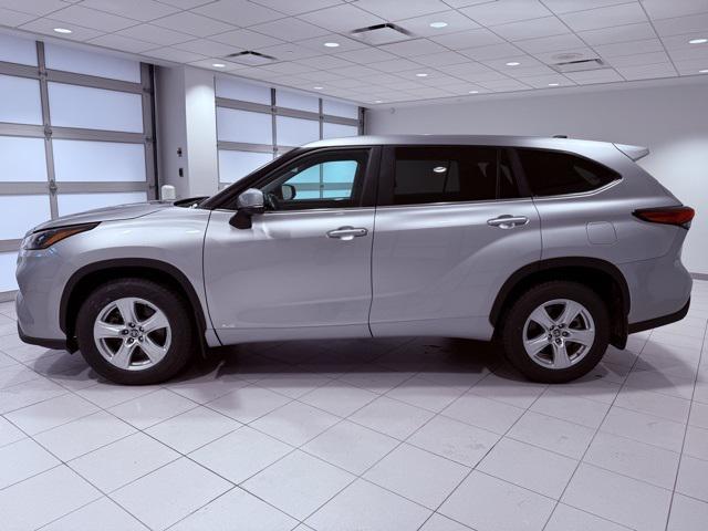 used 2023 Toyota Highlander Hybrid car, priced at $35,062