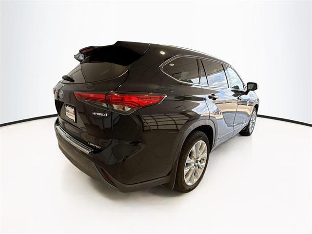 used 2021 Toyota Highlander Hybrid car, priced at $28,734