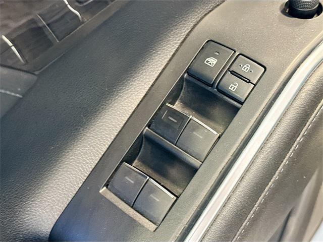used 2021 Toyota Highlander Hybrid car, priced at $28,734