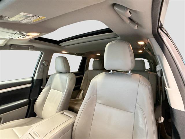 used 2016 Toyota Highlander car, priced at $19,096
