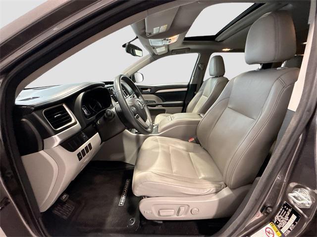 used 2016 Toyota Highlander car, priced at $19,096