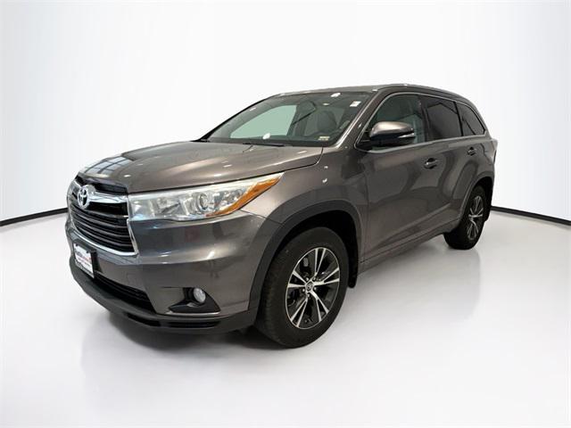 used 2016 Toyota Highlander car, priced at $19,096